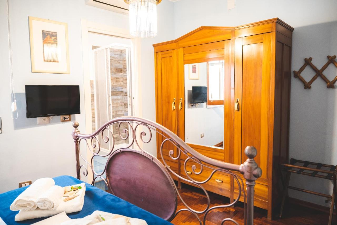 Casa Tonina Bed and Breakfast Carloforte  Eksteriør billede