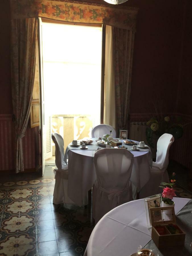 Casa Tonina Bed and Breakfast Carloforte  Eksteriør billede